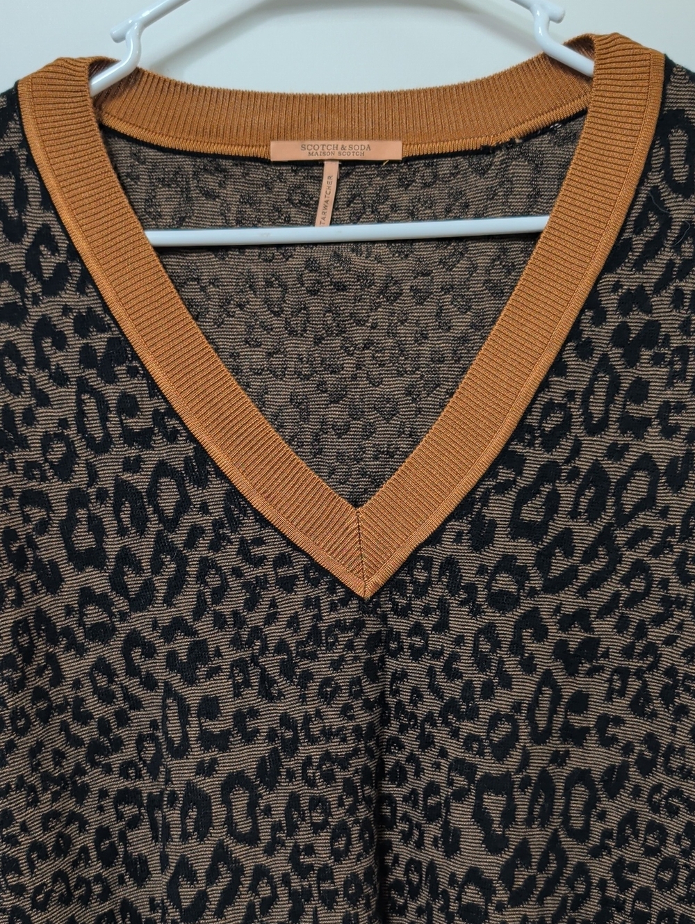 Scotch & Soda Cheetah Print V-Neck Knit Sweater - Picture 5 of 7